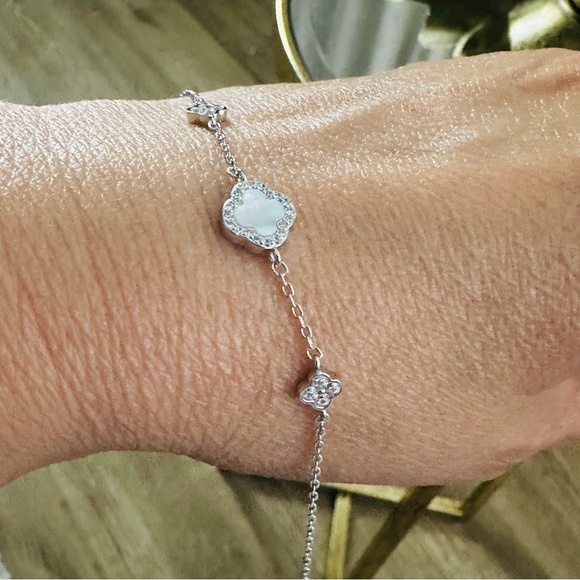 Sterling Silver 925 Cloves Geometric Crystal Accent Bracelet - Picture 4 of 10